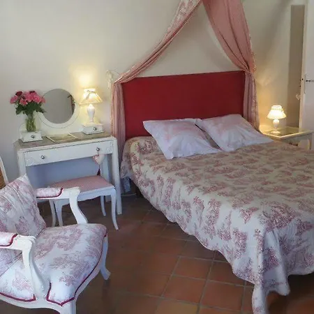 Aux Trois Fontaines Hotel Eynesse