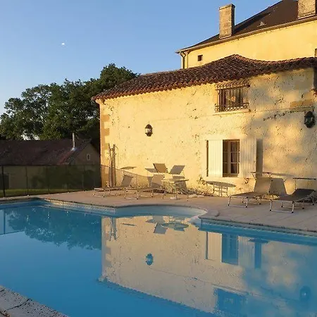 Aux Trois Fontaines Hotel